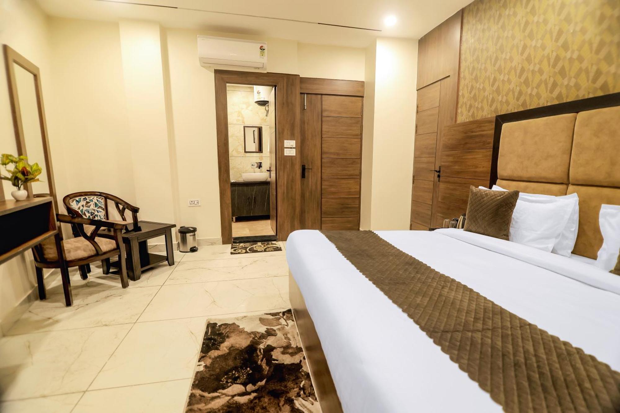 Hotel Hari Dhara, 100 Meters From Har-Ki-Pauri Харидвар Экстерьер фото