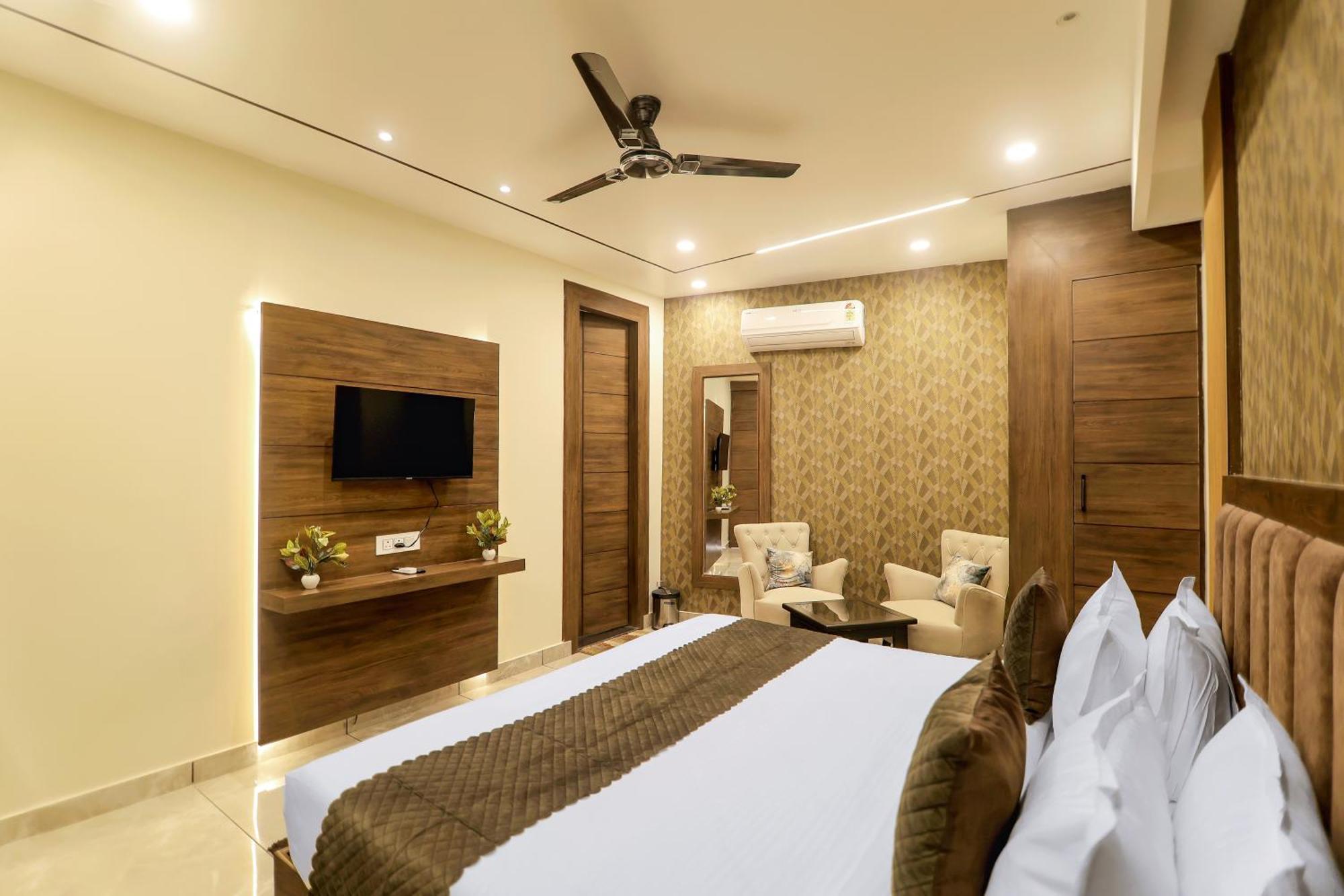 Hotel Hari Dhara, 100 Meters From Har-Ki-Pauri Харидвар Экстерьер фото