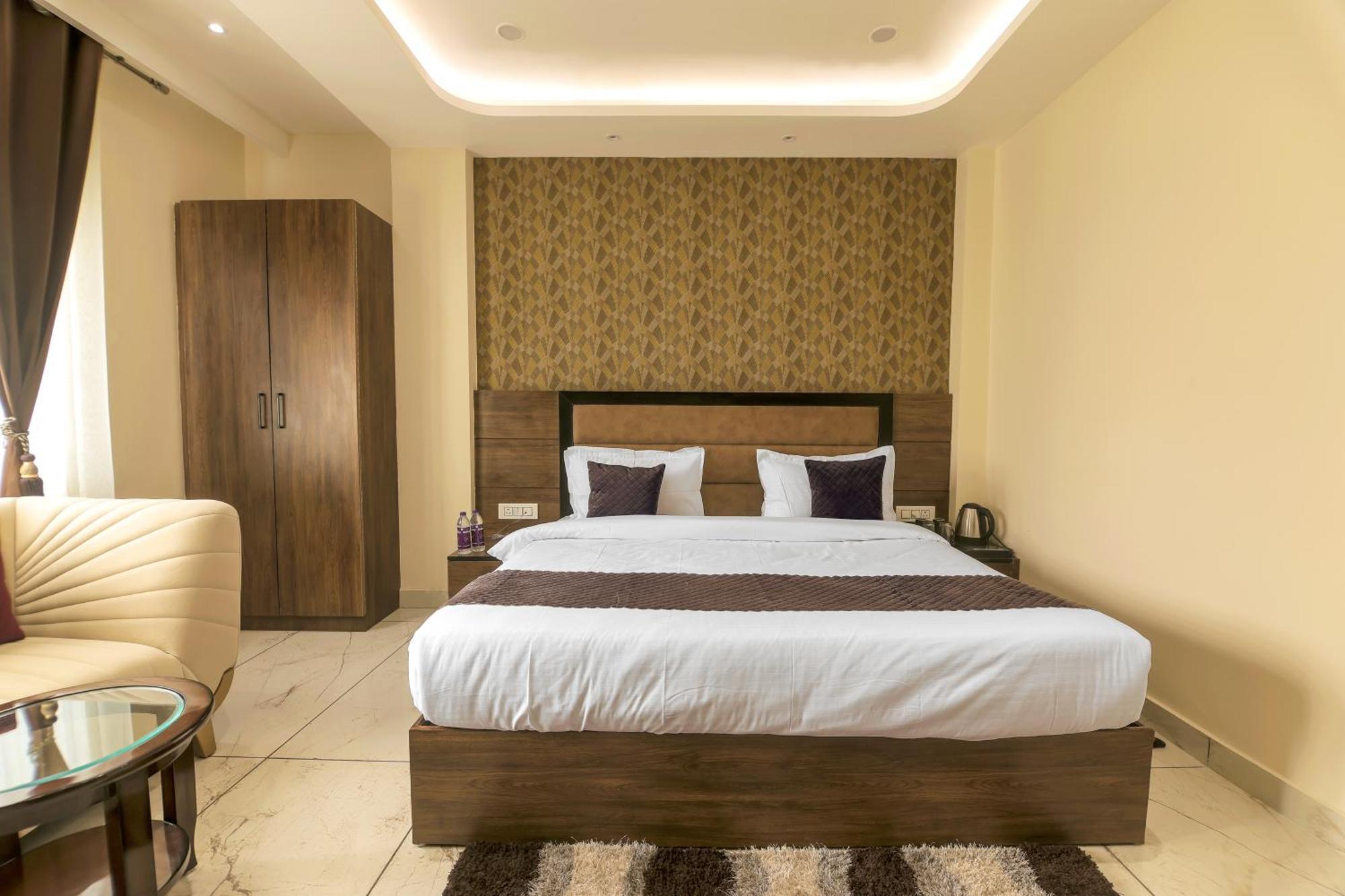 Hotel Hari Dhara, 100 Meters From Har-Ki-Pauri Харидвар Экстерьер фото