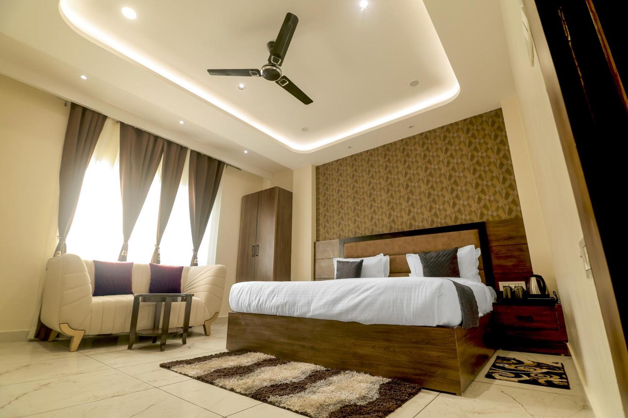 Hotel Hari Dhara, 100 Meters From Har-Ki-Pauri Харидвар Экстерьер фото
