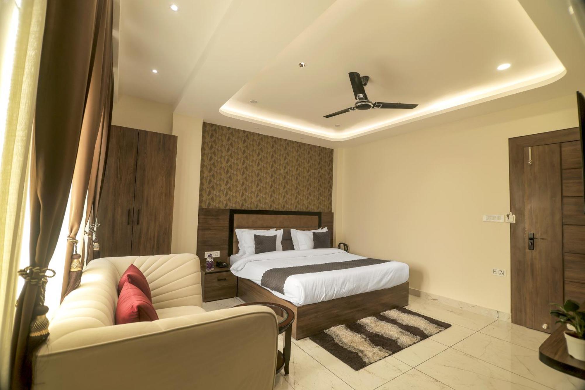 Hotel Hari Dhara, 100 Meters From Har-Ki-Pauri Харидвар Экстерьер фото