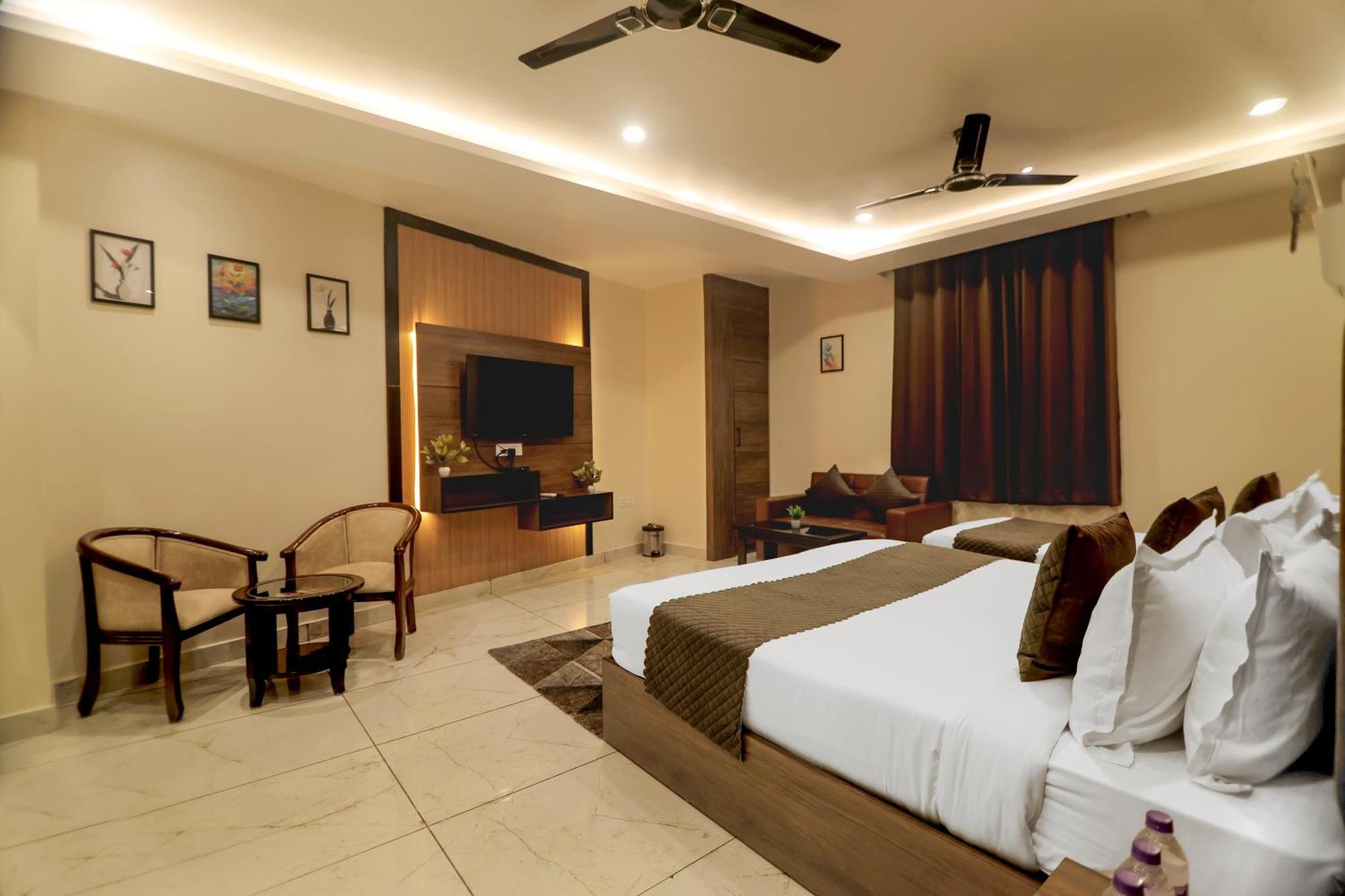 Hotel Hari Dhara, 100 Meters From Har-Ki-Pauri Харидвар Экстерьер фото