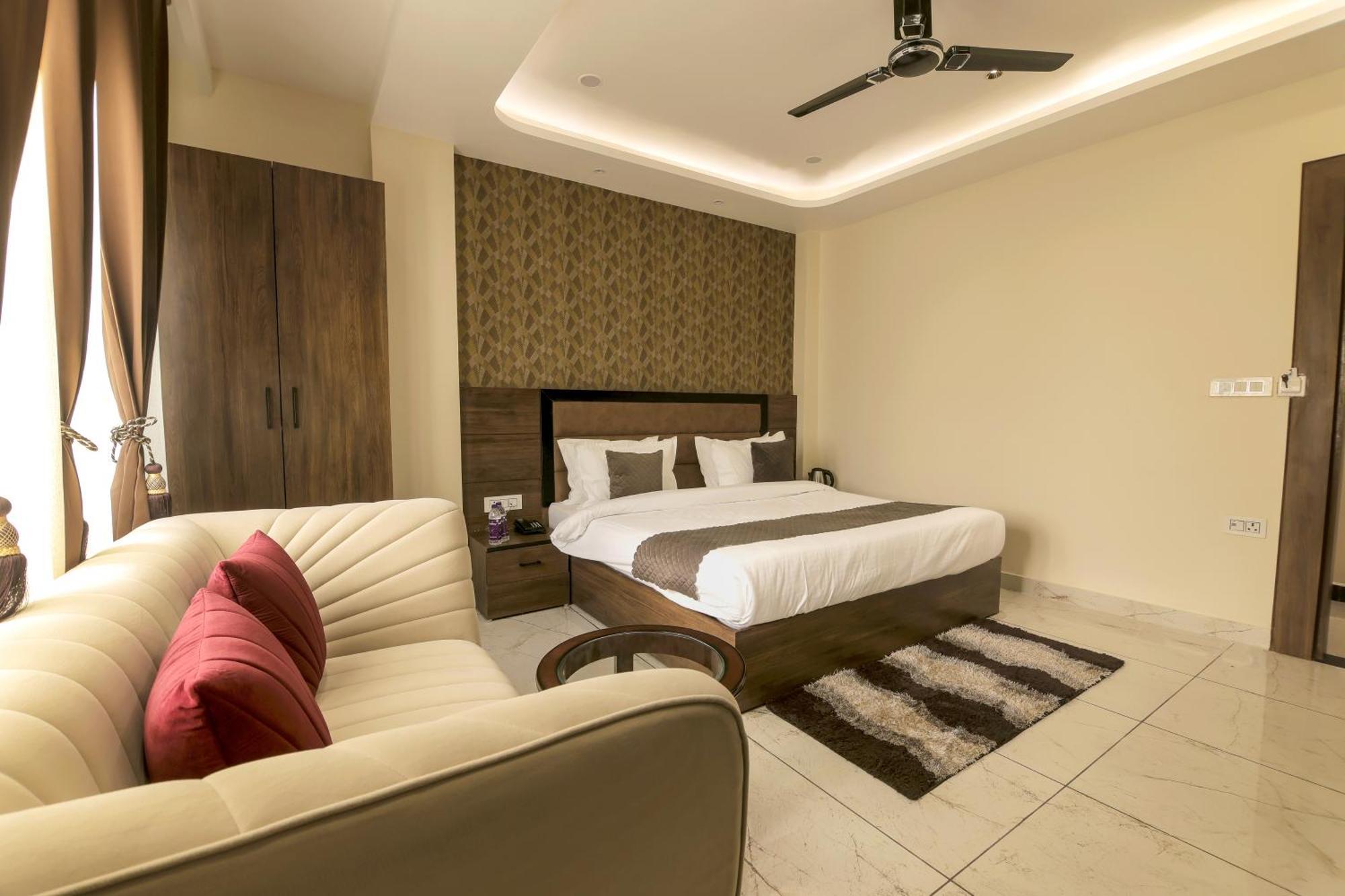 Hotel Hari Dhara, 100 Meters From Har-Ki-Pauri Харидвар Экстерьер фото