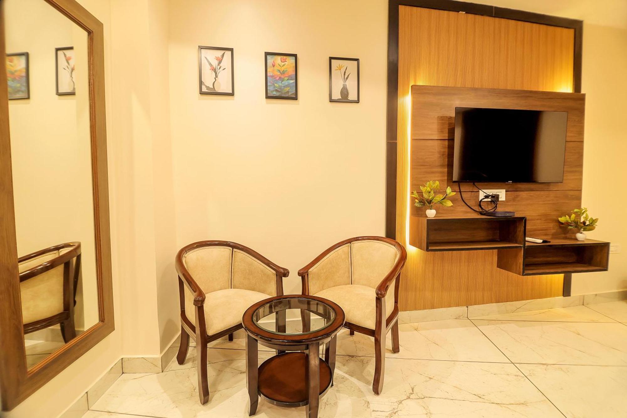 Hotel Hari Dhara, 100 Meters From Har-Ki-Pauri Харидвар Экстерьер фото
